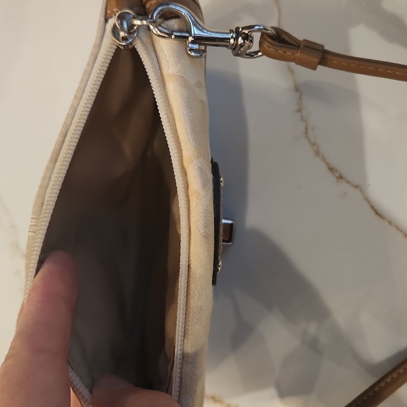 Coach Wristlet Small Bag - Picture 6 of 7